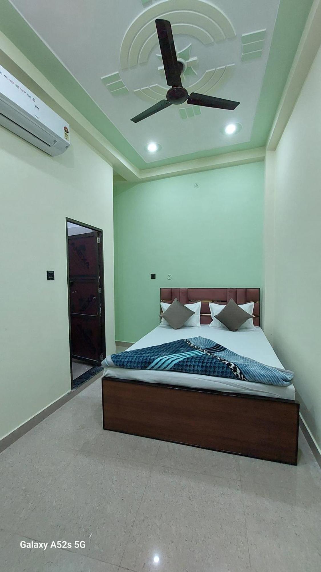 Narayani Paying Guest House Varanasi Eksteriør bilde