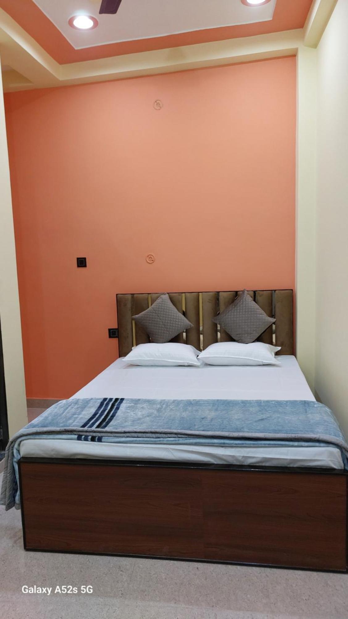 Narayani Paying Guest House Varanasi Eksteriør bilde