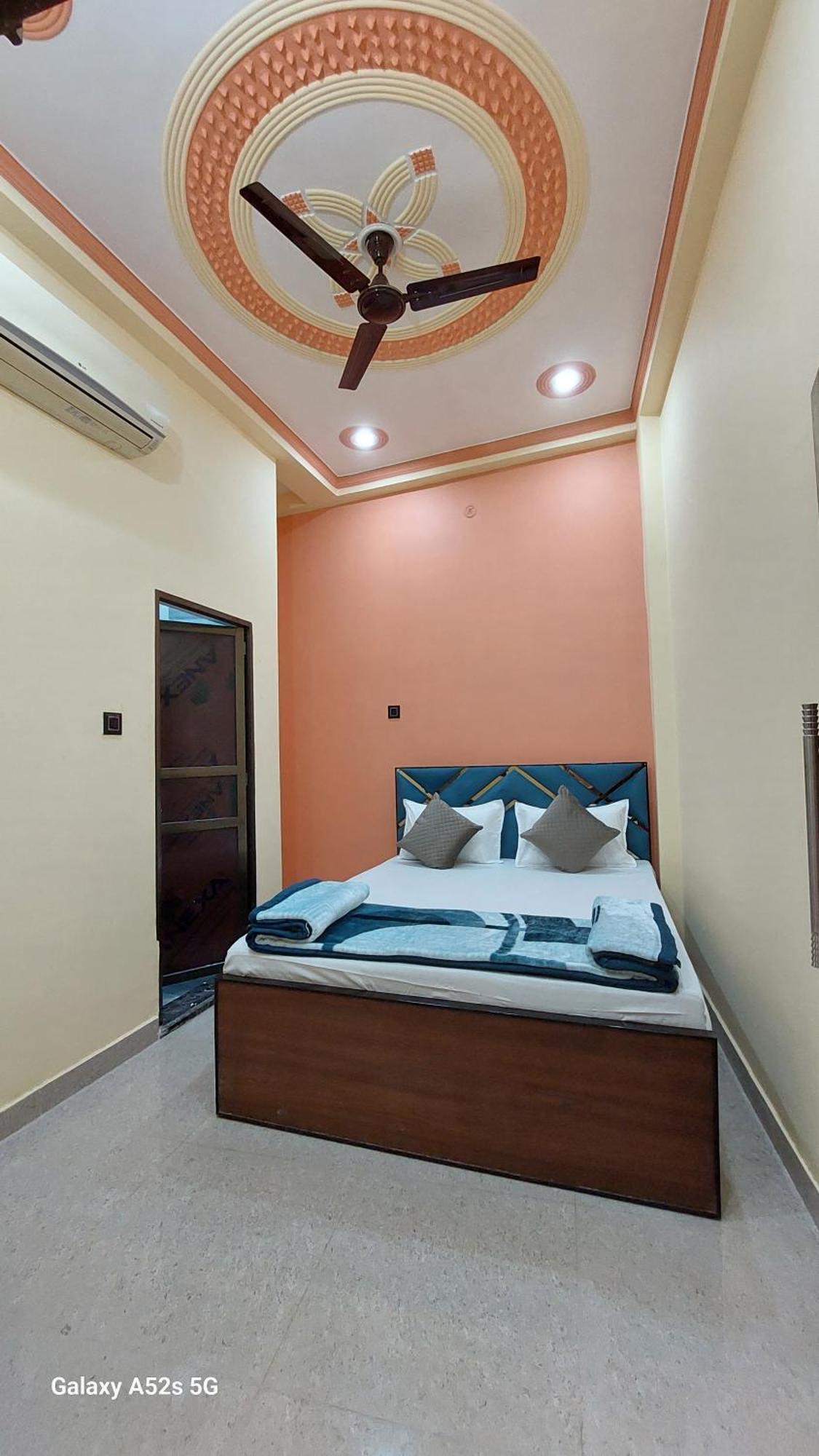 Narayani Paying Guest House Varanasi Eksteriør bilde