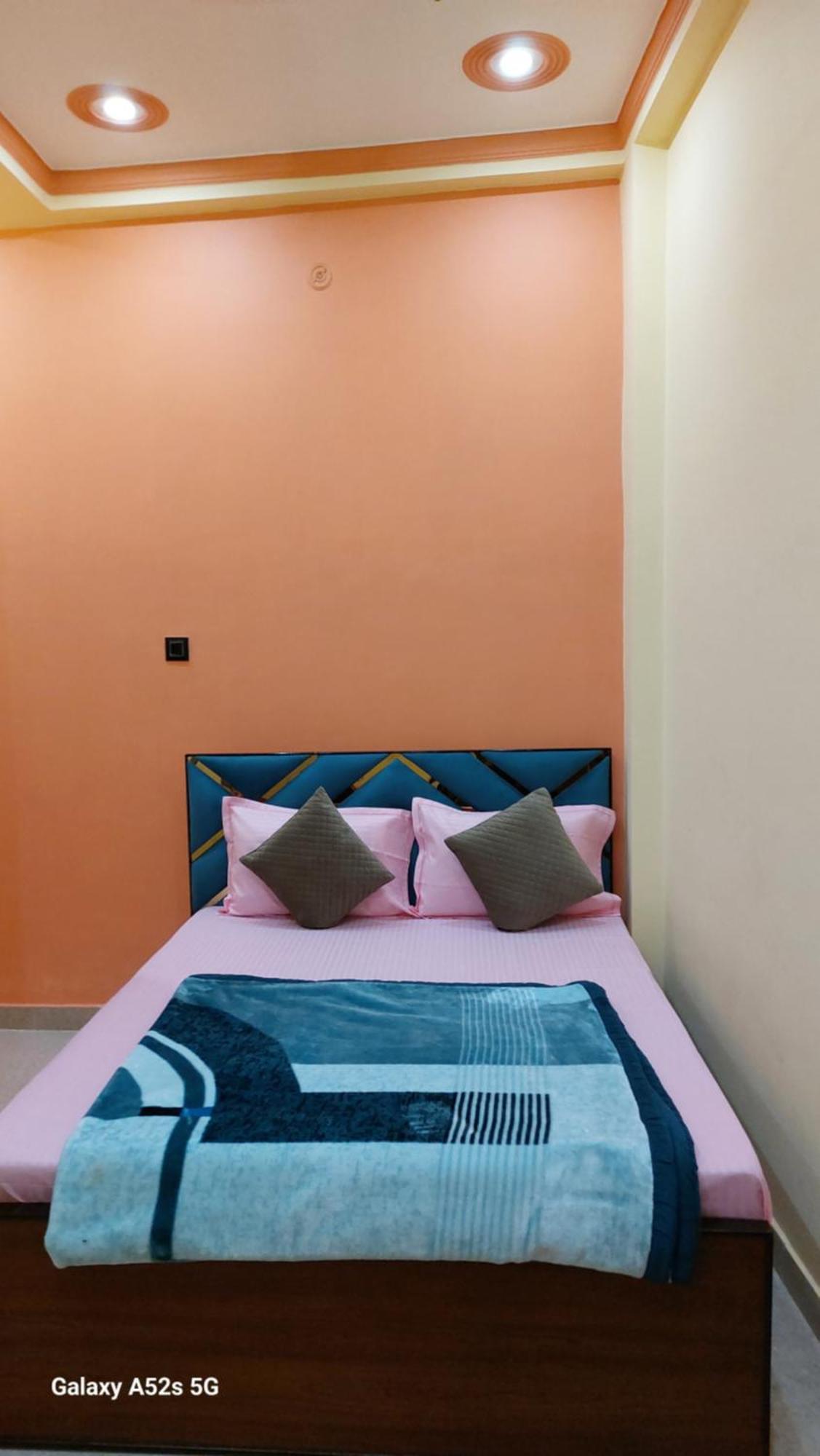 Narayani Paying Guest House Varanasi Eksteriør bilde